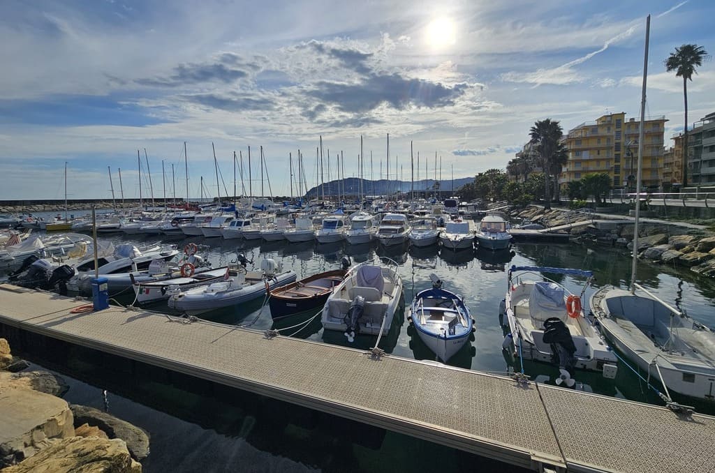 Il porto di San Bartolomeo al Mare
