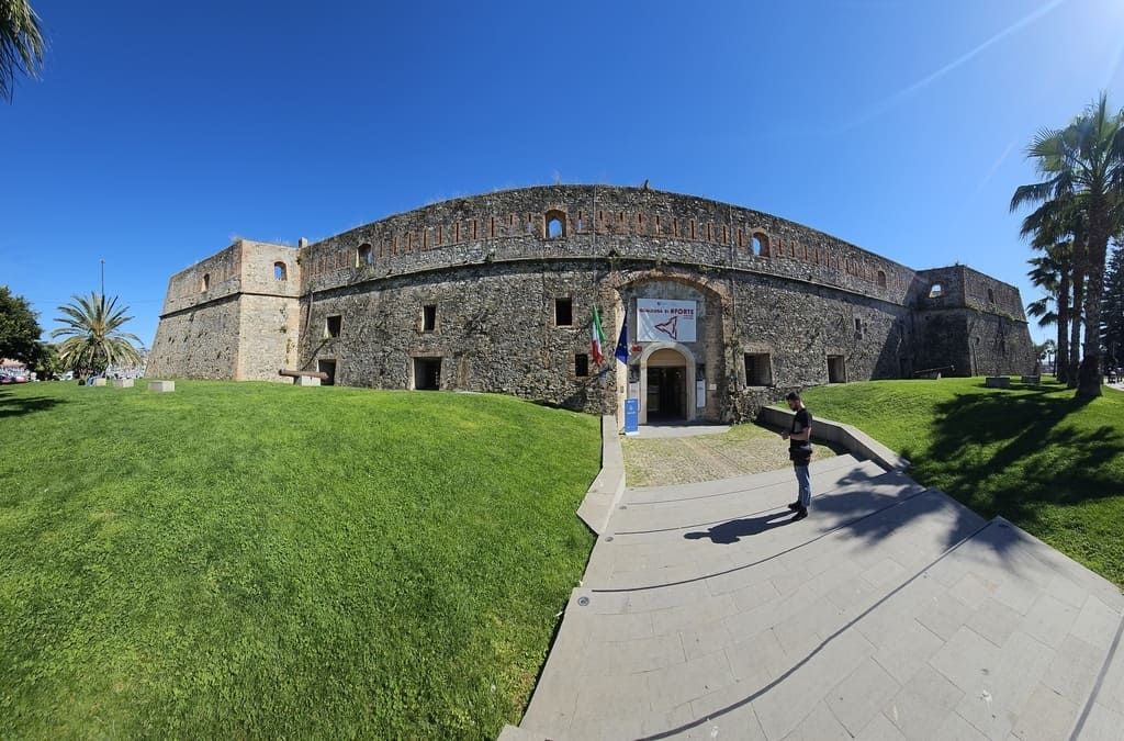 L’ingresso del Forte di Santa Tecla di Sanremo