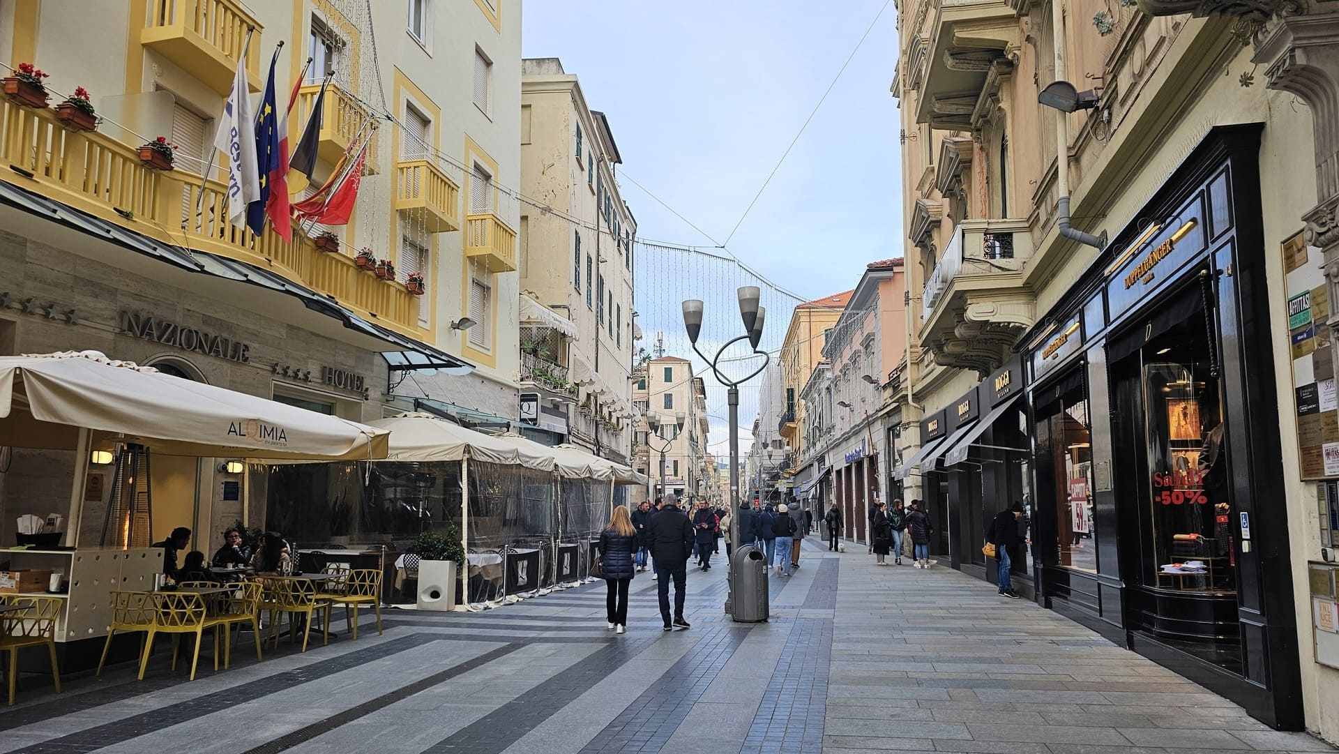 Panoramica di via Matteotti, nel centro di Sanremo