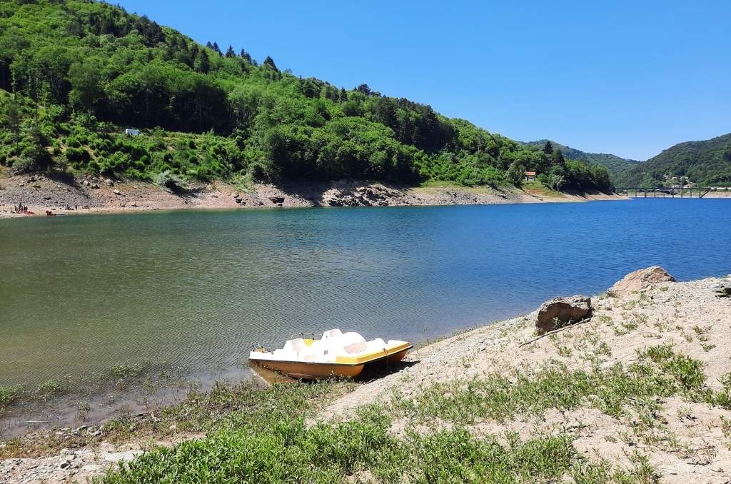 Imbarcazione del lago di Osiglia