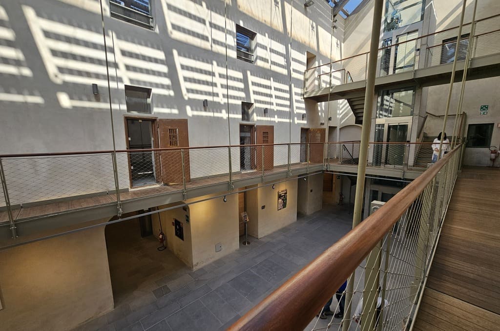 Le antiche celle dei detenuti all’interno del Forte di Santa Tecla, Sanremo