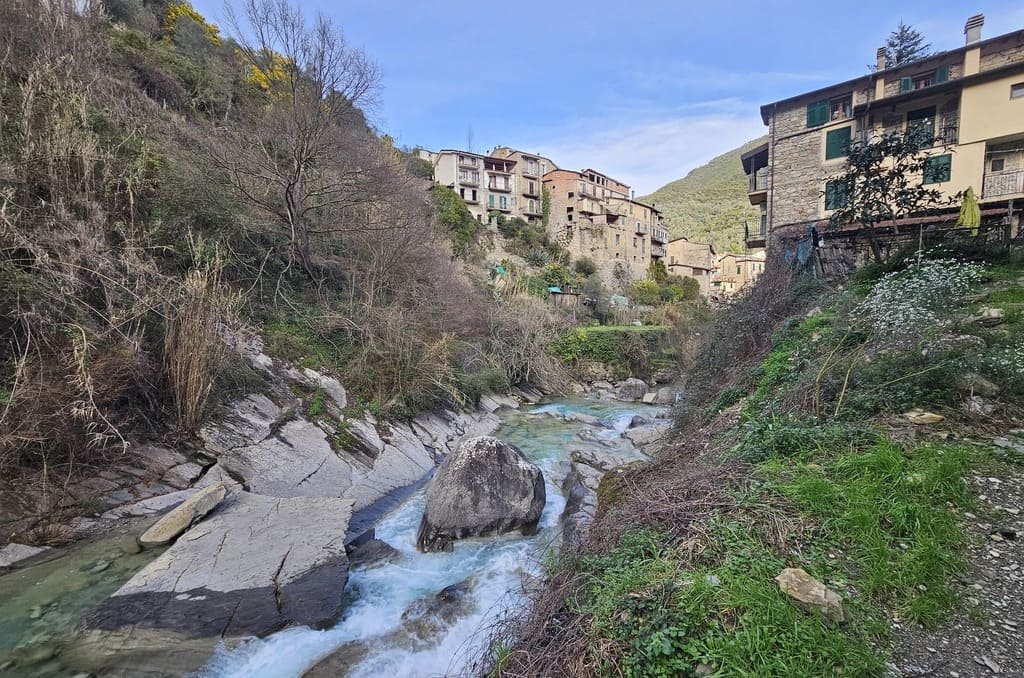 Small lakes and hiking trails in Rocchetta Nervina Small lakes and hiking trails in Rocchetta Nervina