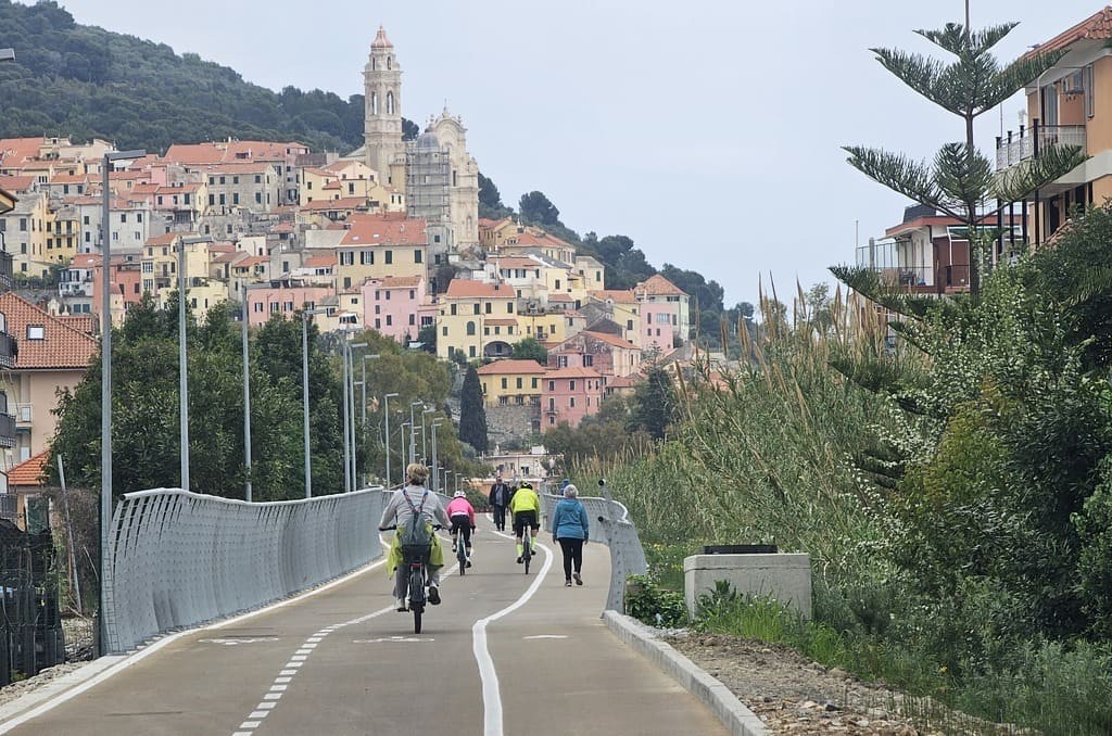 Section of the San Bartolomeo al Mare bike path Section of the bike path from San Bartolomeo al Mare to Madonna della Rovere