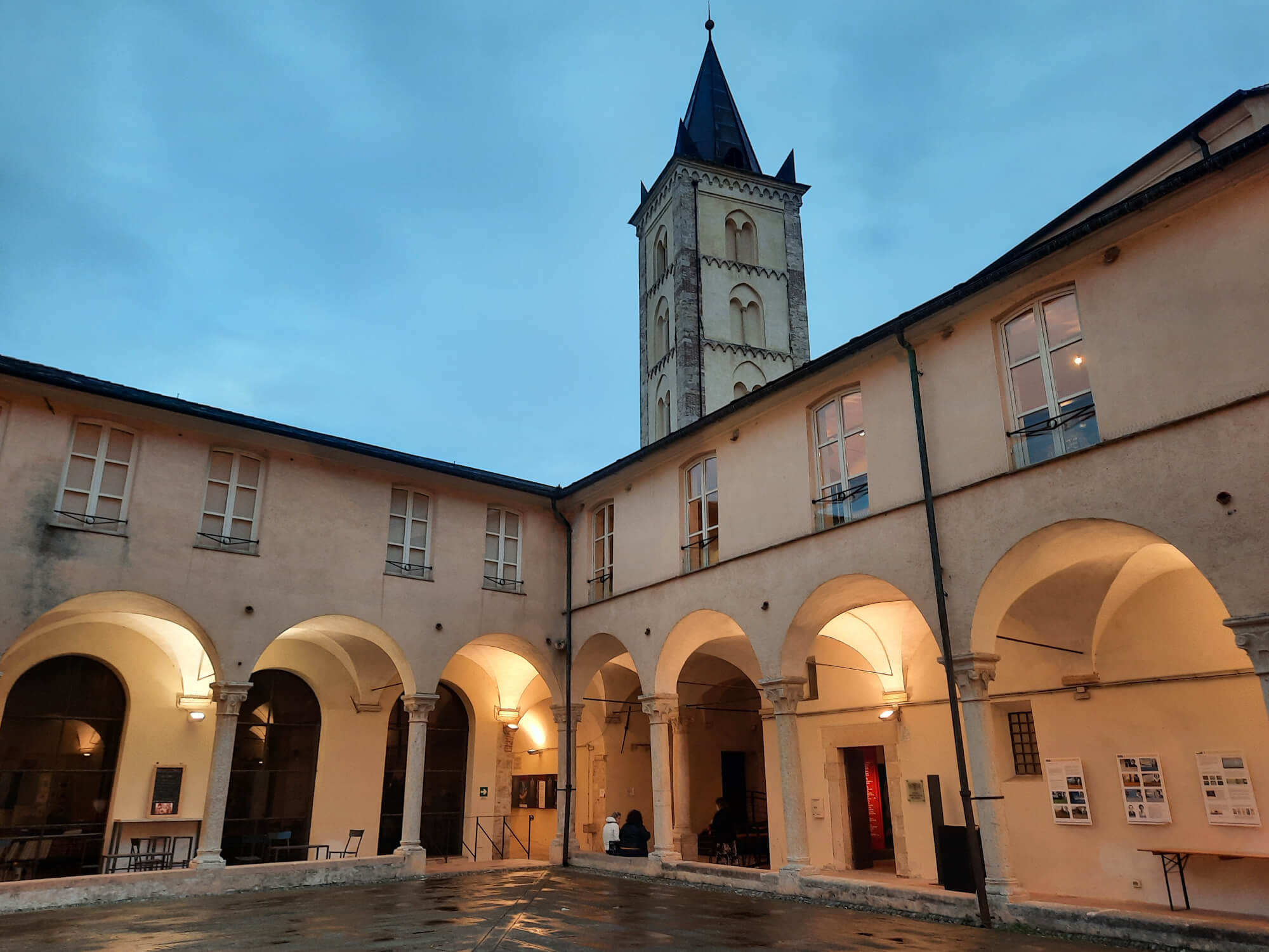 The cloister of Santa Caterina