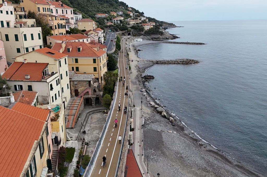 The bike path in the Porteghetto area The bike path in San Bartolomeo al Mare, Porteghetto area