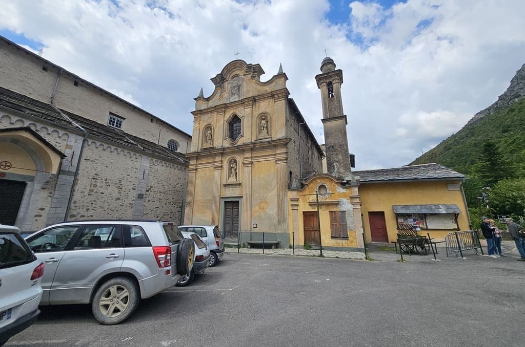 Facciata della Cappella dell’Assunzione a La Brigue